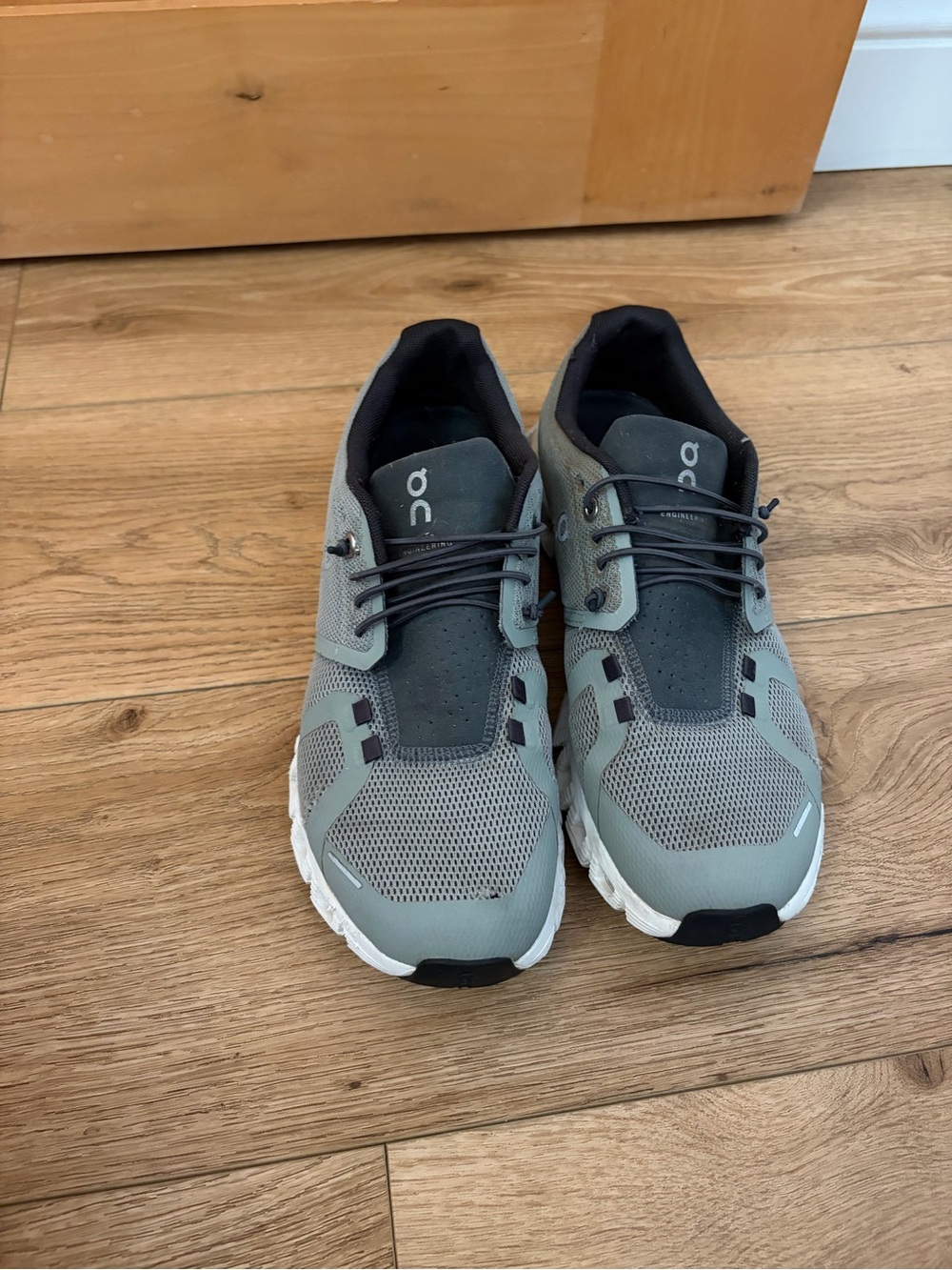 On Running Women’s Athletic Shoes in Green and Grey